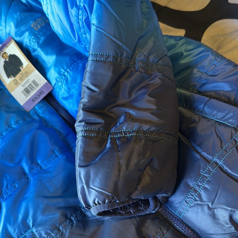 NWT Eddie Bauer Boys Reversible Hooded Sherpa Fleece Winter Snow Puffer XS 5/6 - Picture 5 of 8